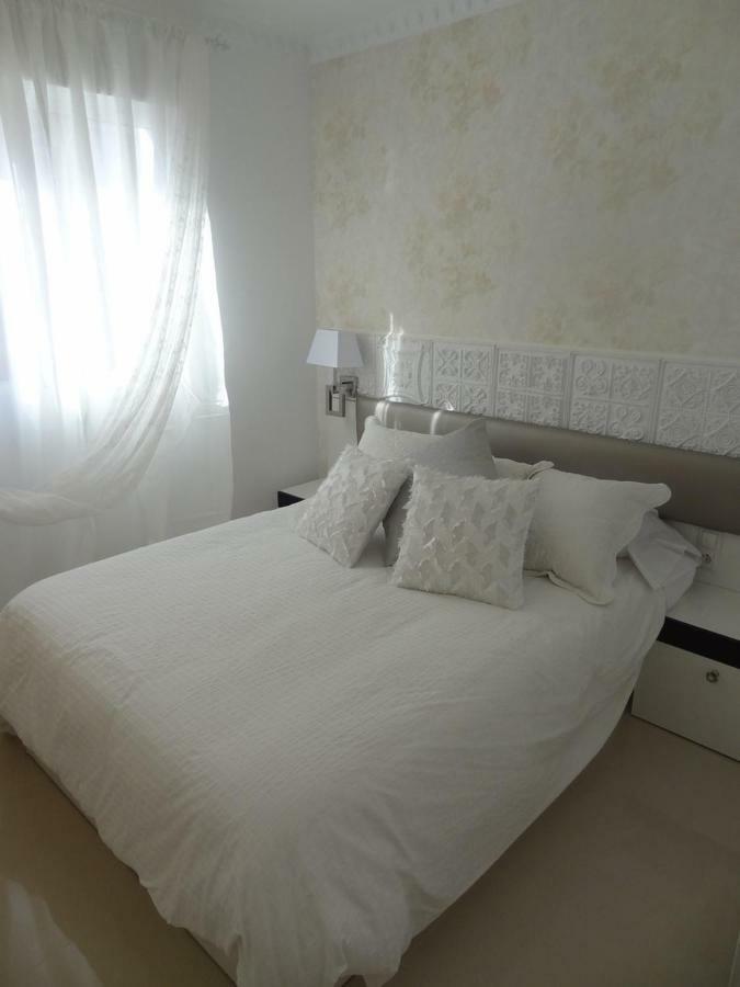Infostays Maria Zambrano Малага Экстерьер фото