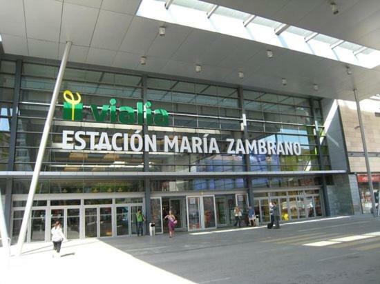 Infostays Maria Zambrano Малага Экстерьер фото